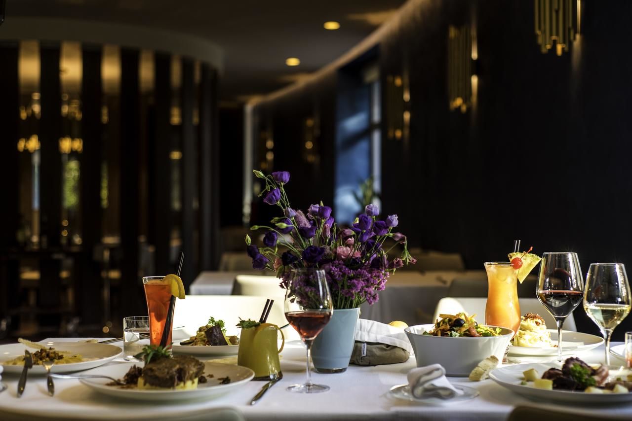 Отель DoubleTree by Hilton Yerevan City Centre Ереван-14
