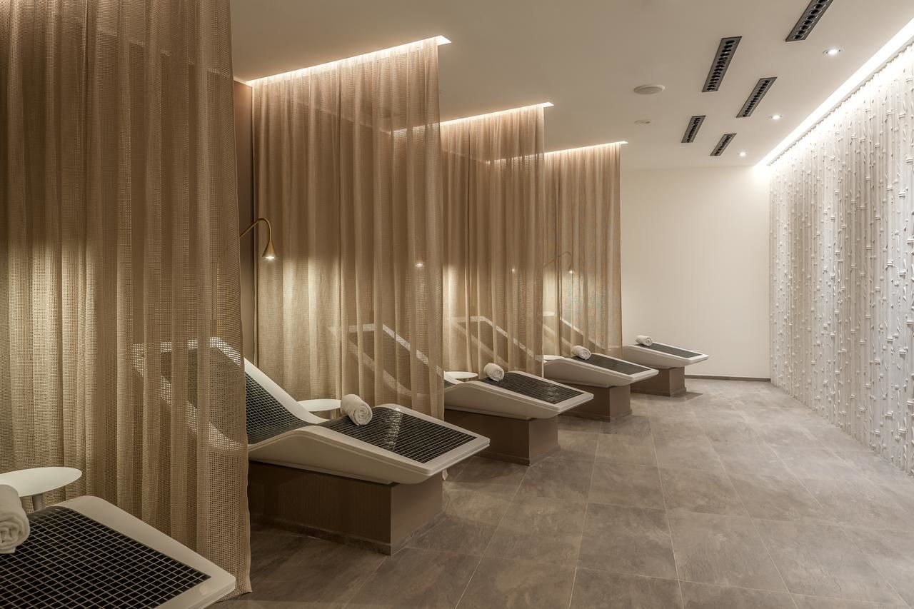 Отель DoubleTree by Hilton Yerevan City Centre Ереван-24