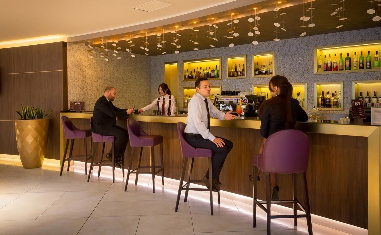 Отель DoubleTree by Hilton Yerevan City Centre Ереван-28