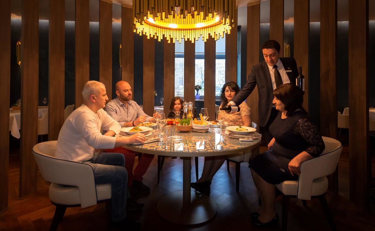 Отель DoubleTree by Hilton Yerevan City Centre Ереван-31
