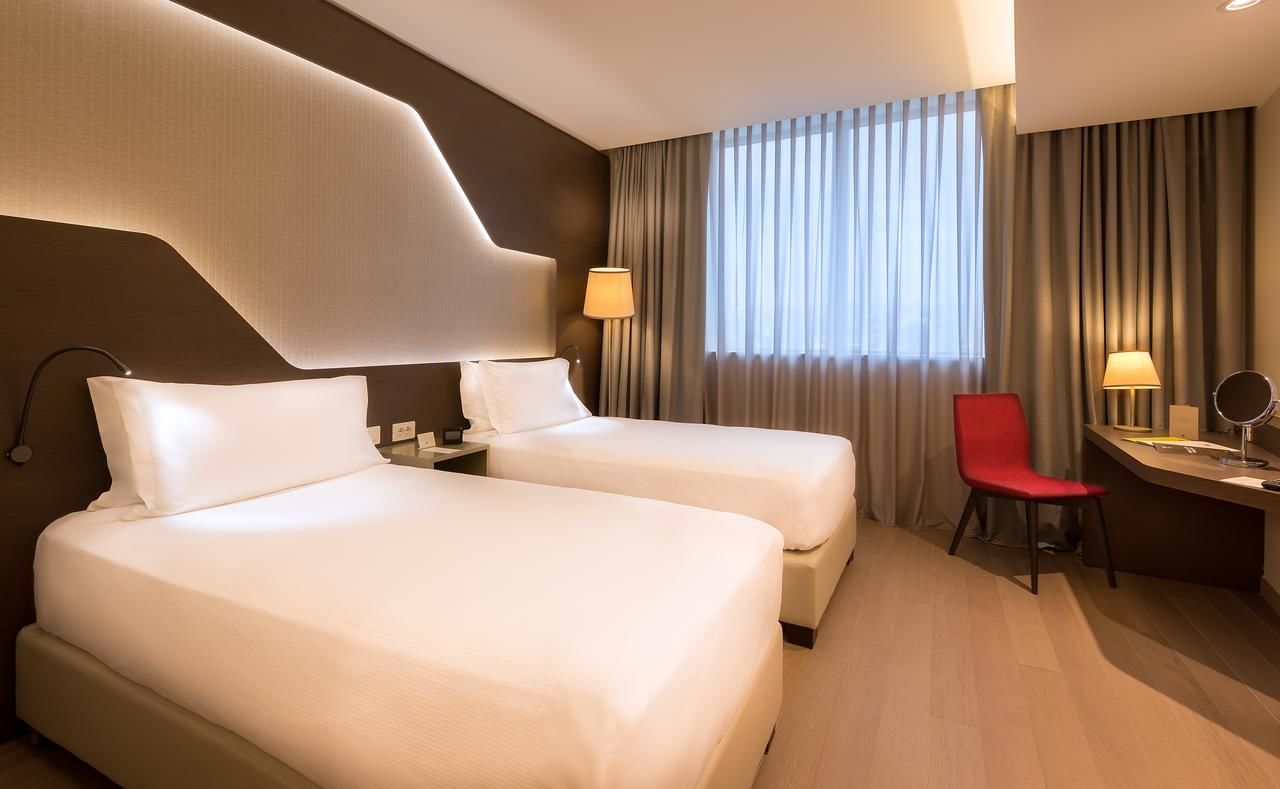 Отель DoubleTree by Hilton Yerevan City Centre Ереван-6