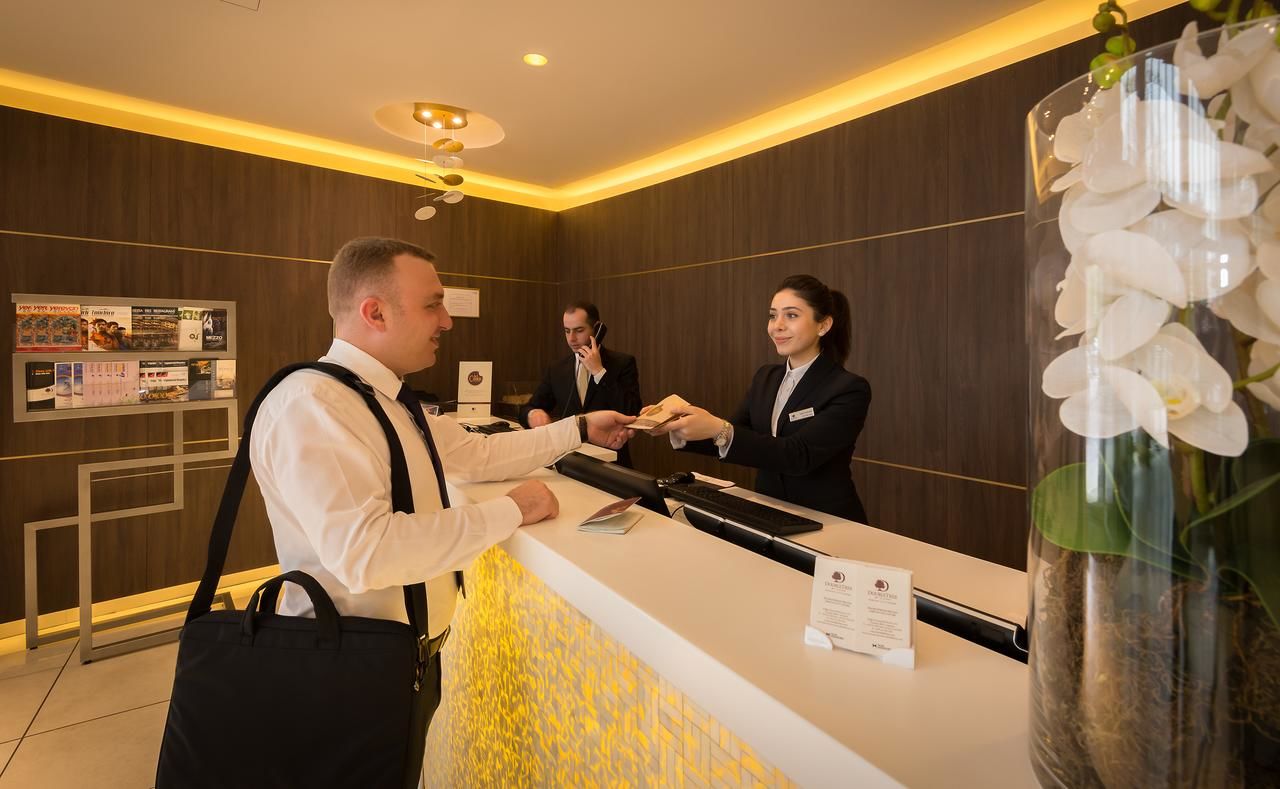 Отель DoubleTree by Hilton Yerevan City Centre Ереван-36