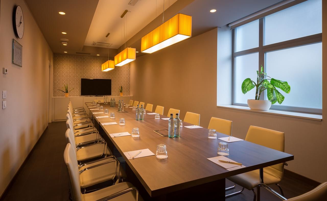 Отель DoubleTree by Hilton Yerevan City Centre Ереван-37
