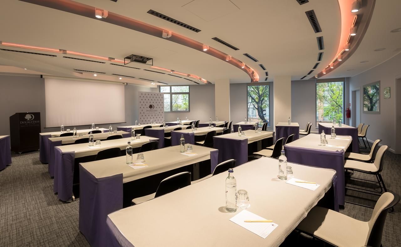 Отель DoubleTree by Hilton Yerevan City Centre Ереван-39