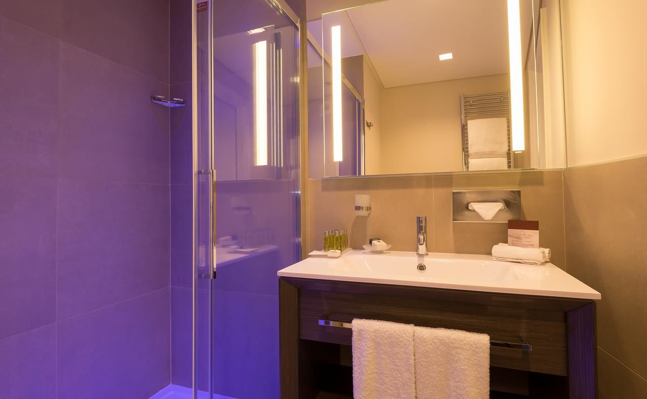 Отель DoubleTree by Hilton Yerevan City Centre Ереван-40