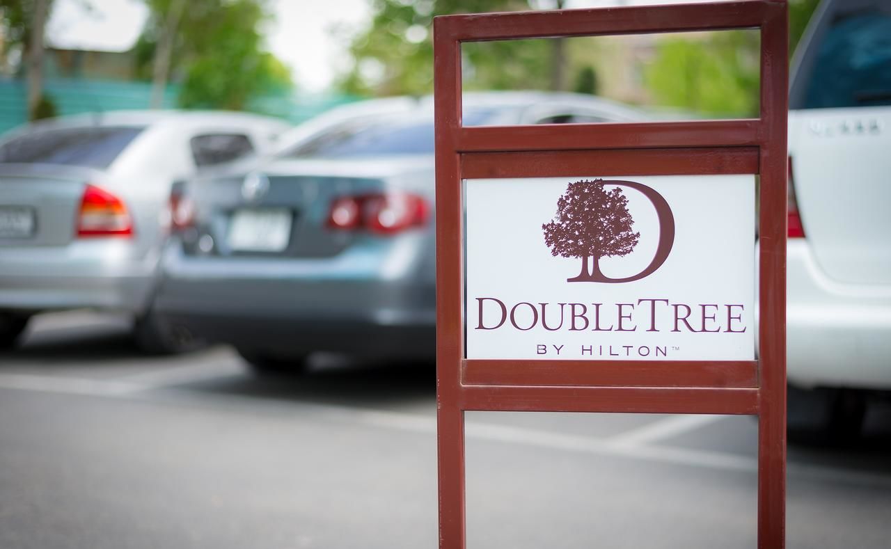 Отель DoubleTree by Hilton Yerevan City Centre Ереван-42
