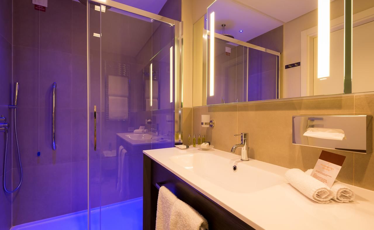 Отель DoubleTree by Hilton Yerevan City Centre Ереван-7