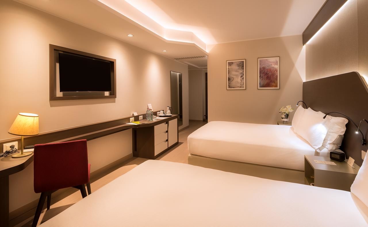 Отель DoubleTree by Hilton Yerevan City Centre Ереван-9