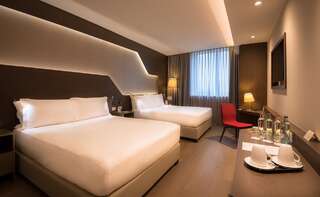 Отель DoubleTree by Hilton Yerevan City Centre Ереван-6