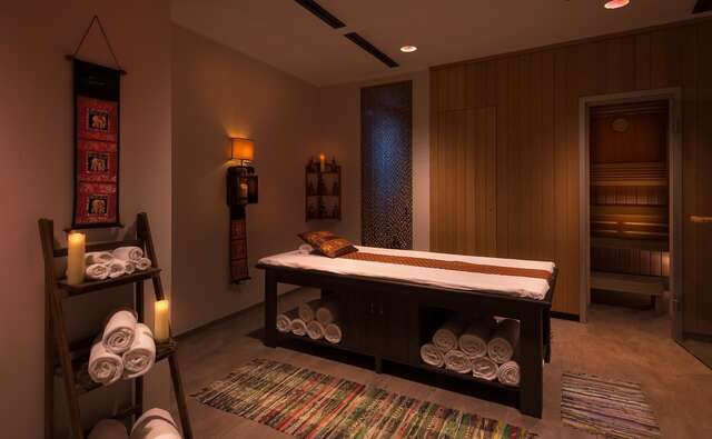 Отель DoubleTree by Hilton Yerevan City Centre Ереван-26